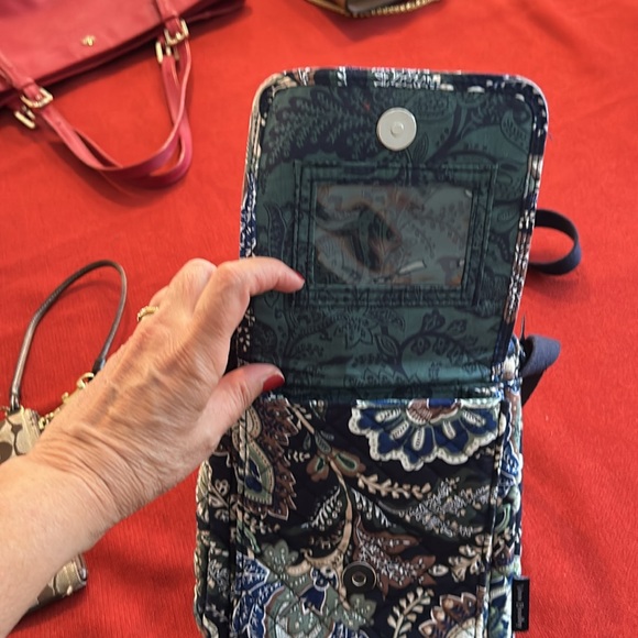 Vera Bradley floral crossbody with matching wallet. Great for travel. - Picture 4 of 7